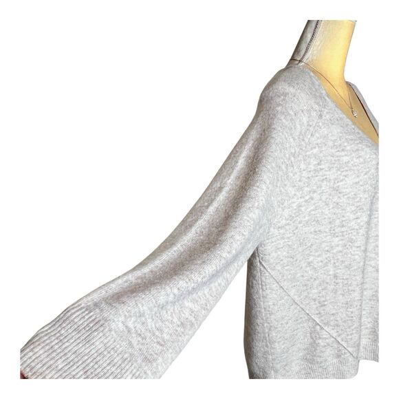 Vince Camuto Oversized Pullover Sweater Size Large Beige V-neck  Drop Shoulders - Picture 3 of 7